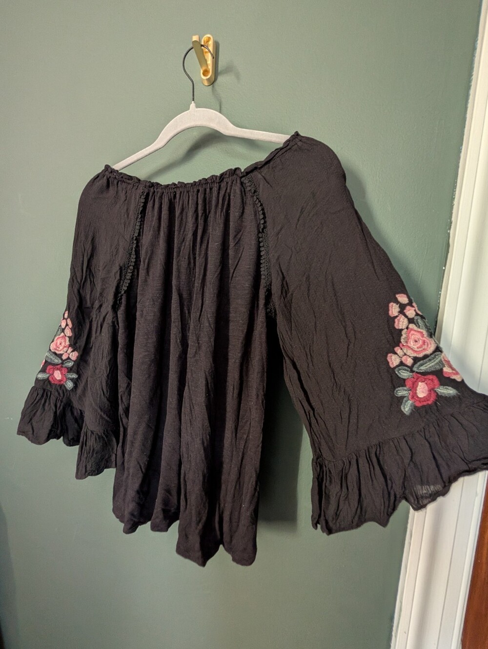 Vintage America Black Blouse with Gray Tassel Drawstring And Floral Embroidery - Picture 6 of 6